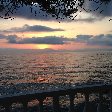 Tatil Evi Diana Beachfront Vacation *
